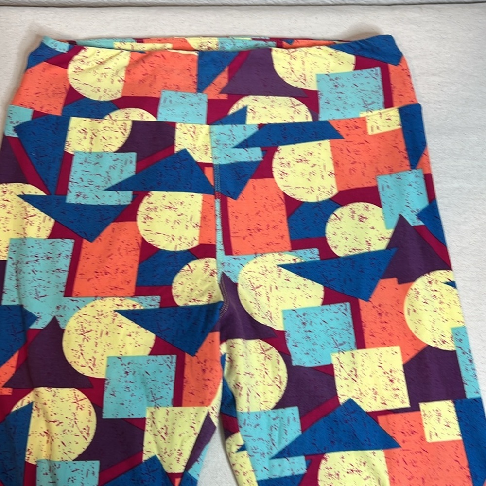 🛍️ 4 for $25 LuLaRoe TC Leggings – Retro Geometric Print | Tall & Curvy - Picture 5 of 5